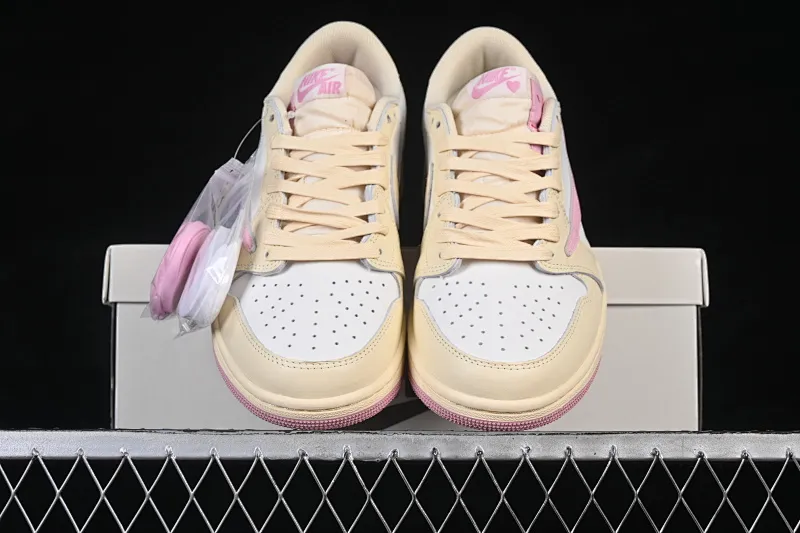 All Categories Air Jordan Jordan series basketball shoes Air Jordan 1 Low Travis Scott x Air Jordan 1 Low OG AJ1 Joe 1 joint overhead hook IQ7604-100